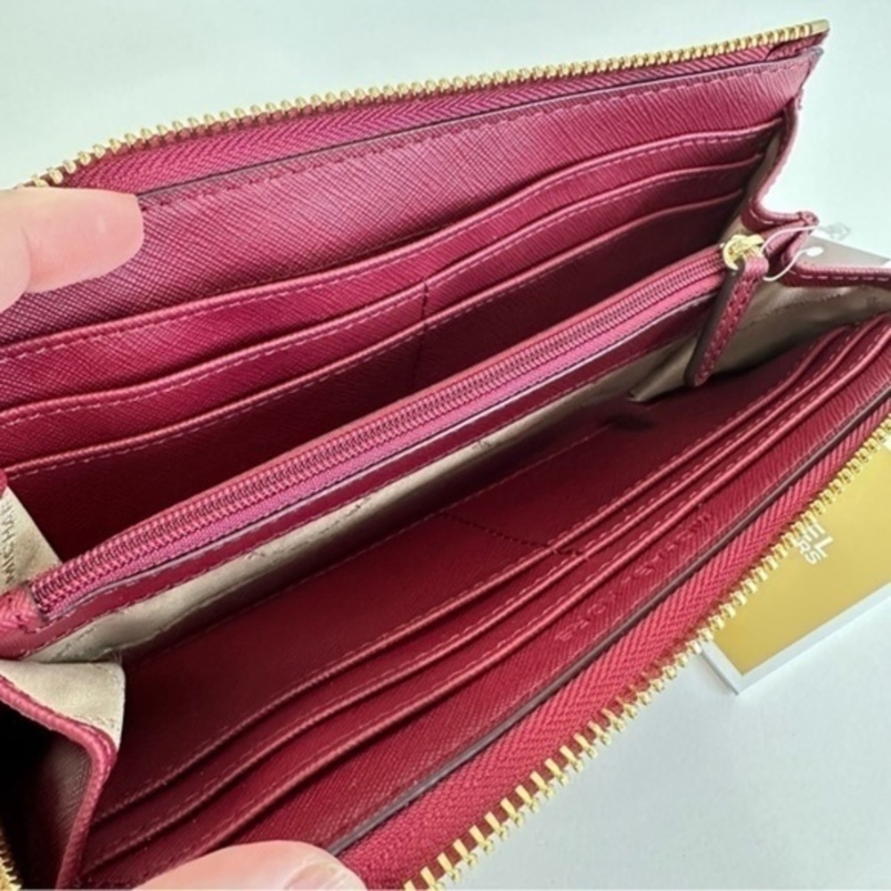NEW Michael Kors Large three Quarter zip Leather wallet in Mulberry - Picture 9 of 9